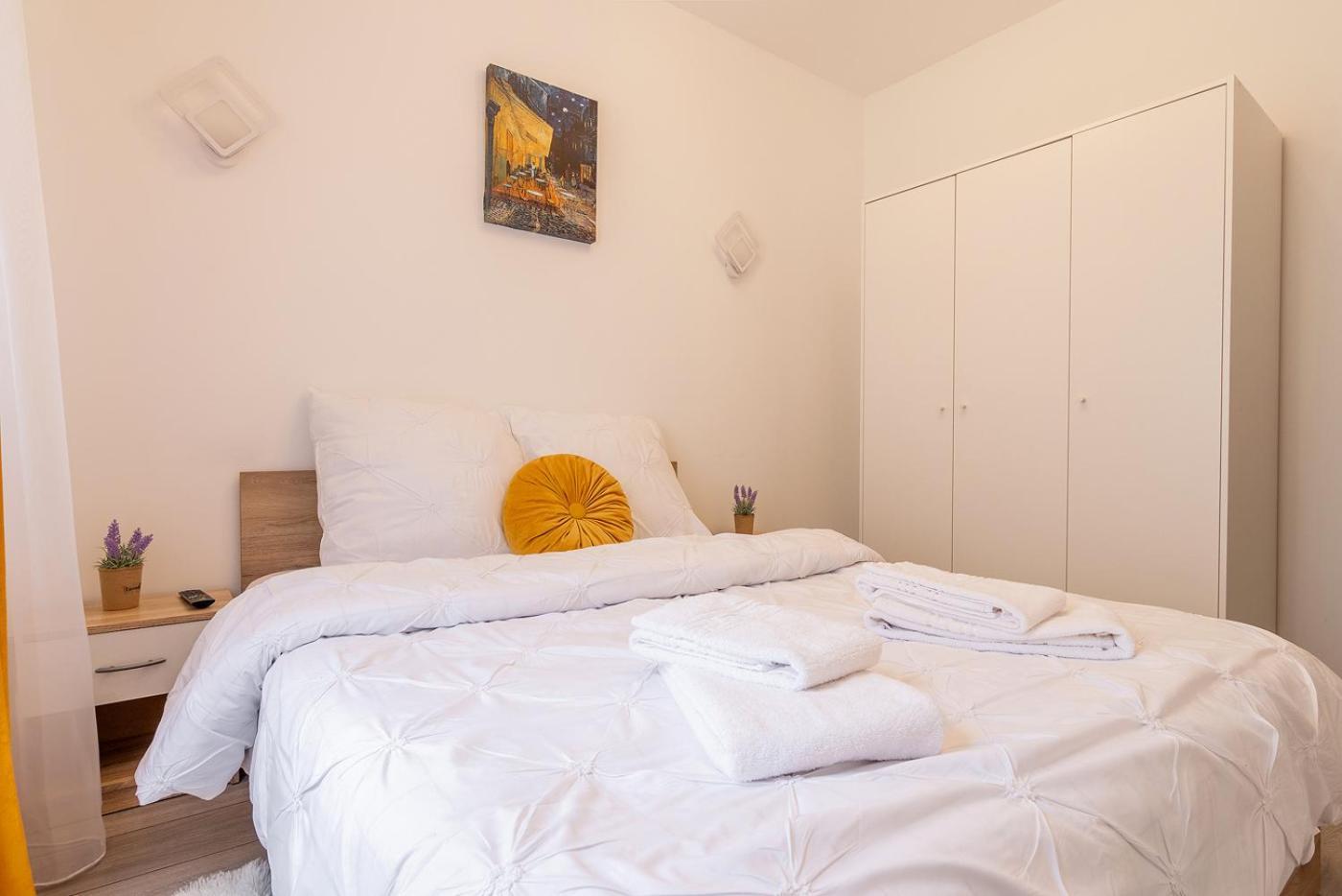 Old Town By Mm Host Apartment Brasov Exterior photo