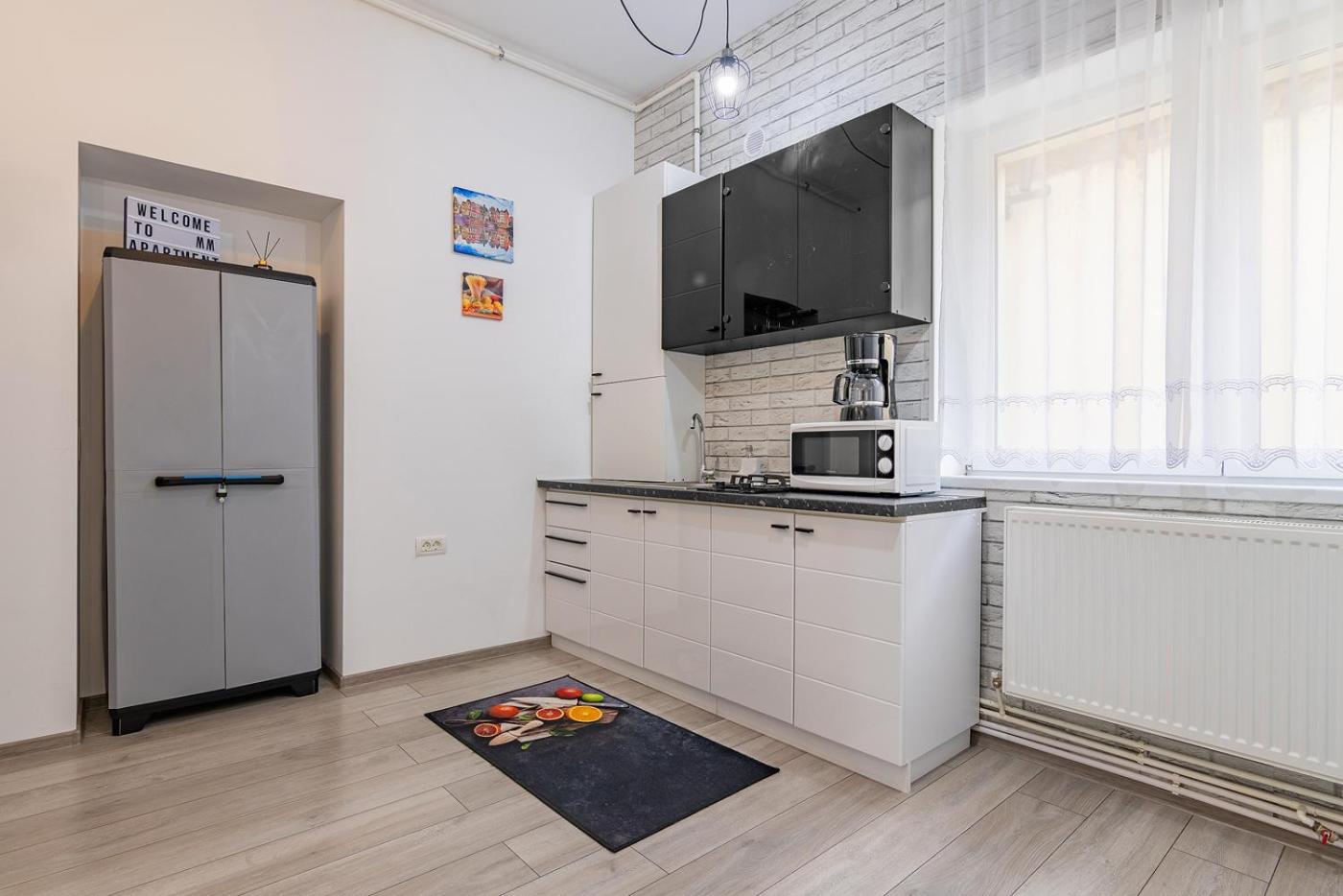 Old Town By Mm Host Apartment Brasov Exterior photo